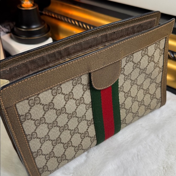 Vintage Gucci leather clutch bag. - Picture 11 of 13